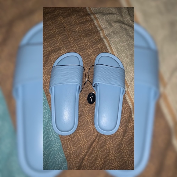 Women baby blue slippers size 7 supper comfortable and never worn! - Picture 1 of 3